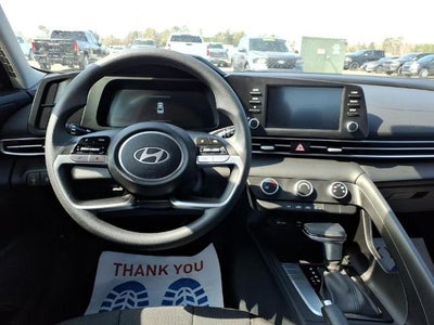 2024 Hyundai Elantra SE