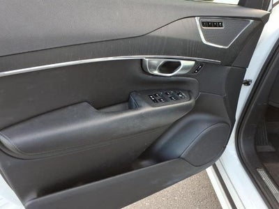 2020 Volvo XC90 Momentum