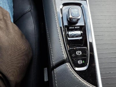 2020 Volvo XC90 Momentum