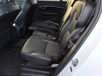 2020 Volvo XC90 Momentum
