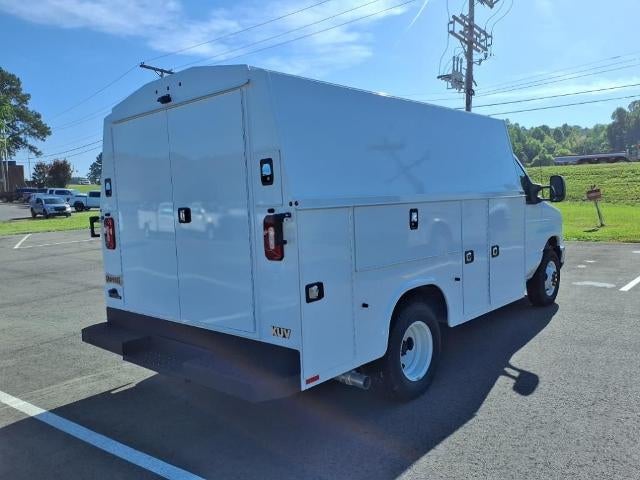 2025 Ford E-Series Cutaway E-350 SRW 138" WB