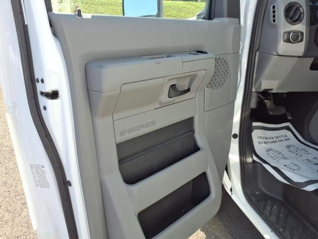 2025 Ford E-Series Cutaway E-350 SRW 138" WB