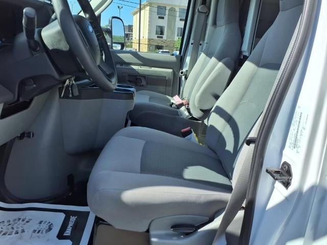 2025 Ford E-Series Cutaway E-350 SRW 138" WB