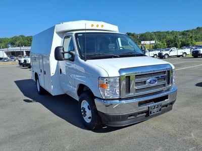 2025 Ford E-Series Cutaway E-350 SRW 138" WB