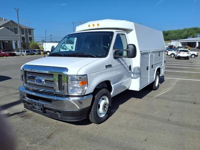 2025 Ford E-Series Cutaway E-350 SRW 138" WB