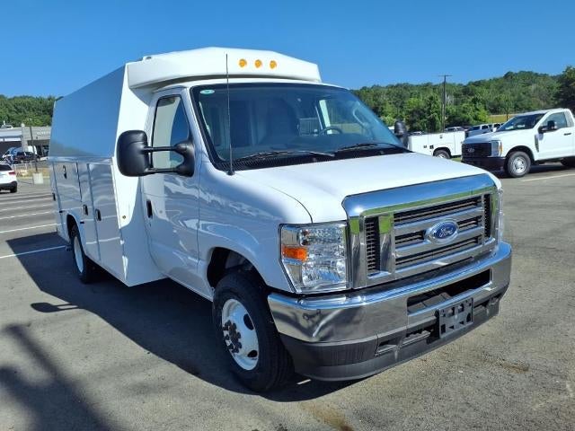 2025 Ford E-Series Cutaway E-350 SRW 138" WB