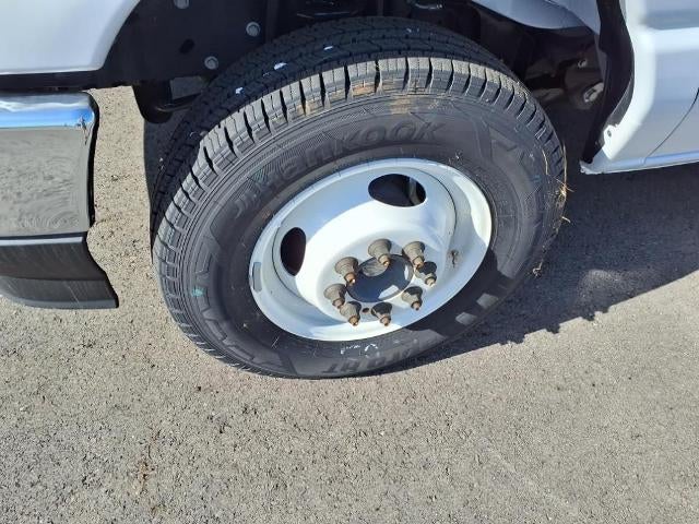 2025 Ford E-Series Cutaway E-350 SRW 138" WB