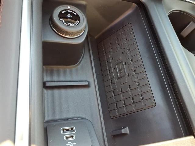 2025 Ford Expedition Max Active 4x4