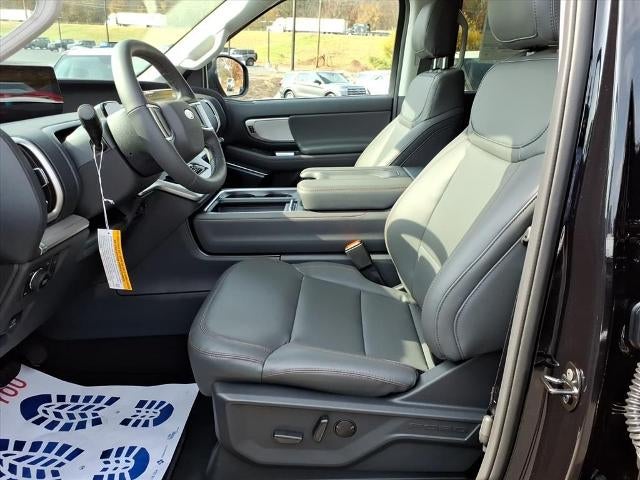2025 Ford Expedition Active 4x4