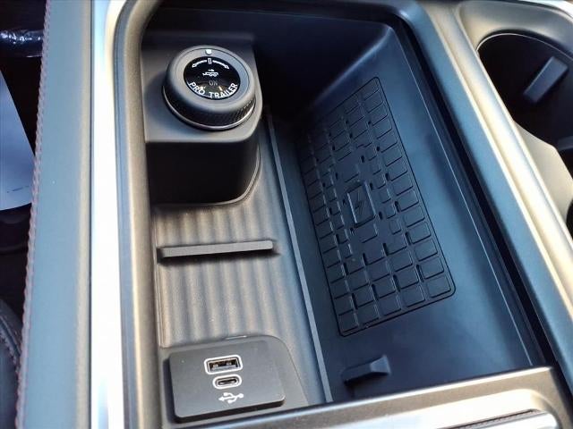 2025 Ford Expedition Active 4x4