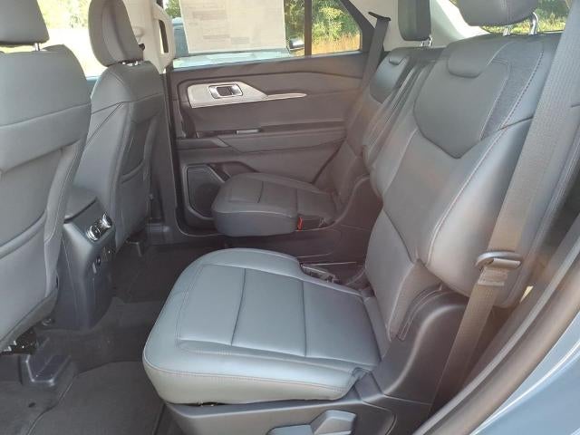 2026 Ford Explorer Active w/100A Pkg RWD