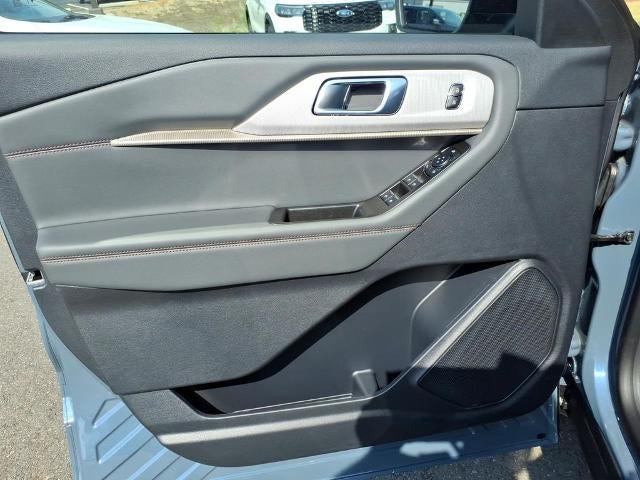 2026 Ford Explorer Active w/100A Pkg RWD