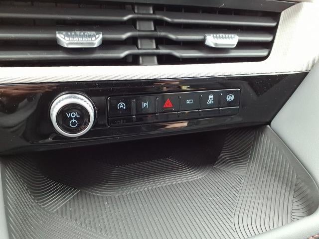 2026 Ford Explorer Active w/200A Pkg RWD