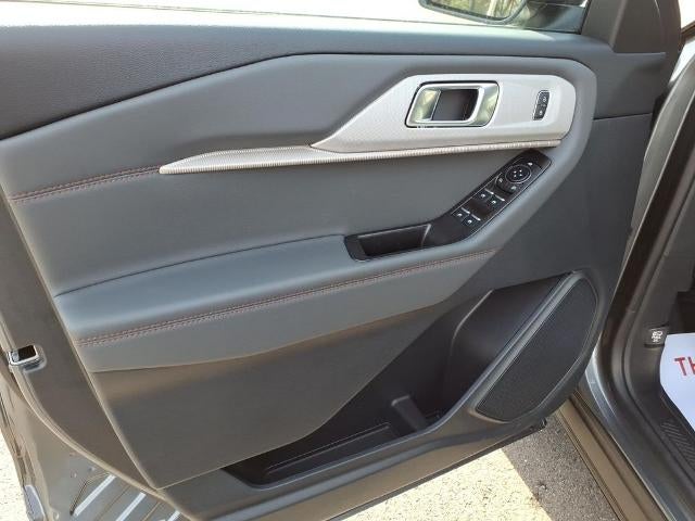 2026 Ford Explorer Active w/100A Pkg RWD