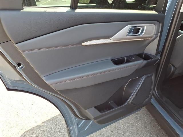 2026 Ford Explorer Active w/200A Pkg RWD