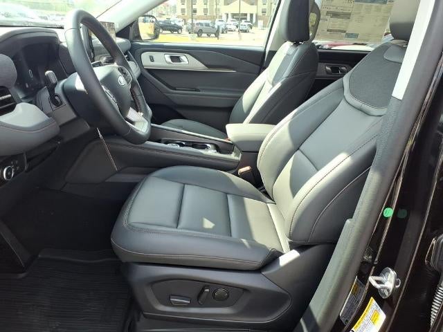 2026 Ford Explorer Active w/100A Pkg 4WD