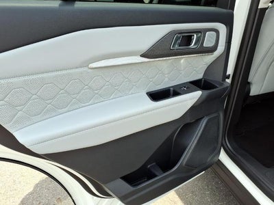2026 Ford Explorer Platinum 4WD