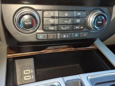 2019 Ford F-150 LARIAT 4WD SuperCrew 5.5' Box