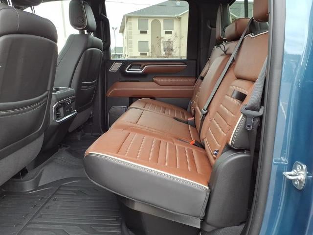 2025 GMC Sierra 3500HD Crew Cab Long Box 4-Wheel Drive Denali Ultimate