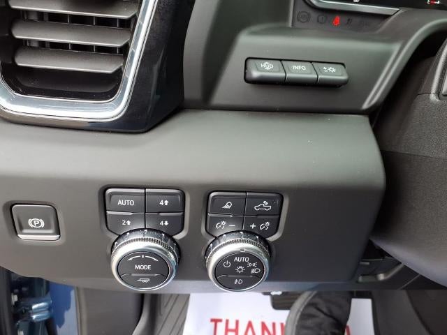 2025 GMC Sierra 3500HD Crew Cab Long Box 4-Wheel Drive Denali Ultimate