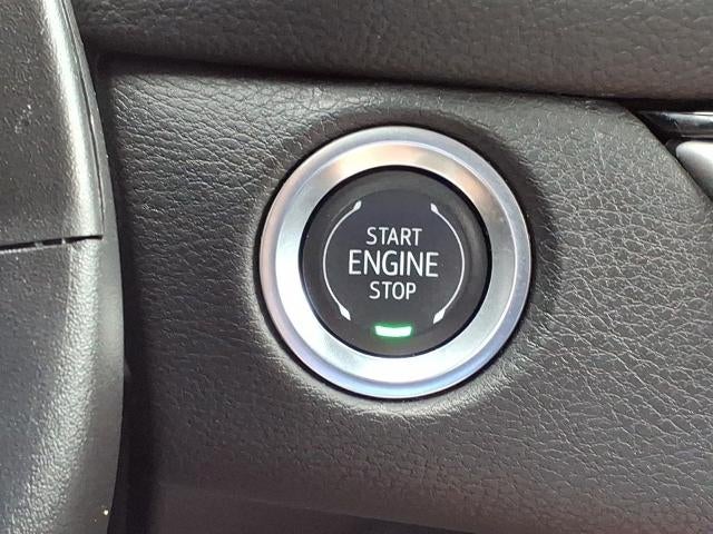 2025 Cadillac XT4 FWD 4dr Premium Luxury