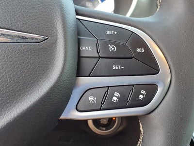 2025 Chrysler Pacifica Select FWD