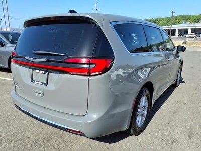 2025 Chrysler Pacifica Select FWD