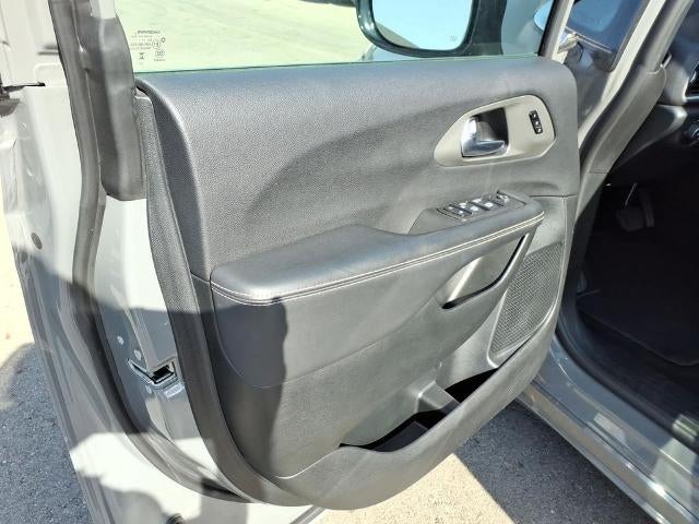 2025 Chrysler Pacifica Select FWD