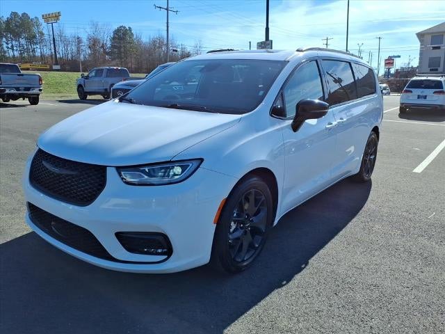 2025 Chrysler Pacifica Limited FWD