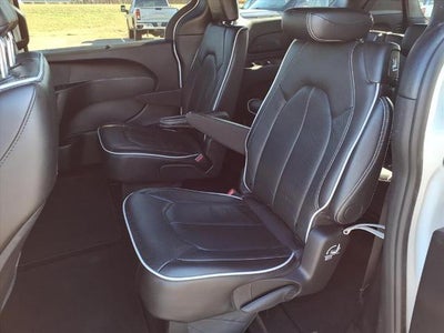 2025 Chrysler Pacifica Limited FWD