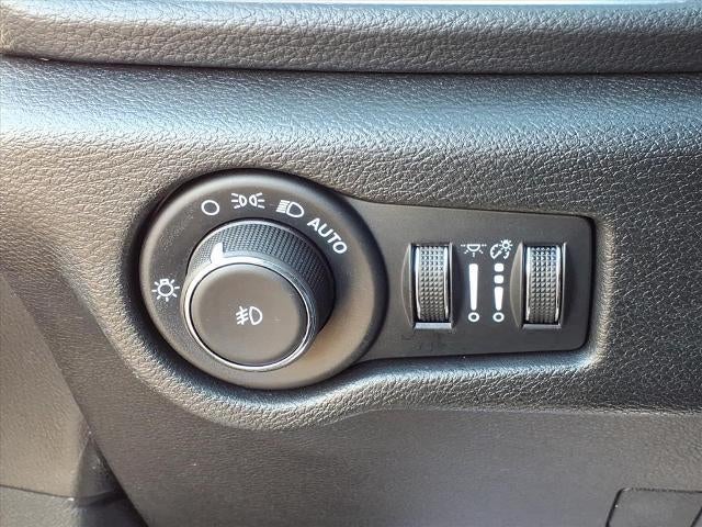 2025 Chrysler Pacifica Limited FWD