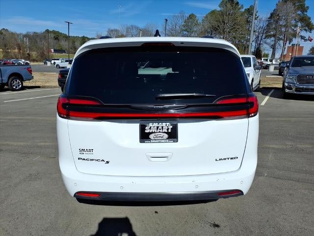 2025 Chrysler Pacifica Limited FWD