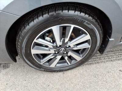 2024 Nissan Versa SV CVT