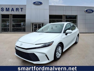 2025 Toyota Camry LE (SE)