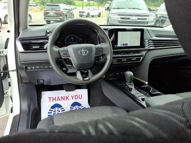 2025 Toyota Camry LE (SE)