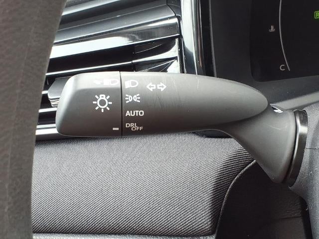 2025 Toyota Camry LE (SE)