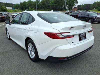 2025 Toyota Camry LE (SE)