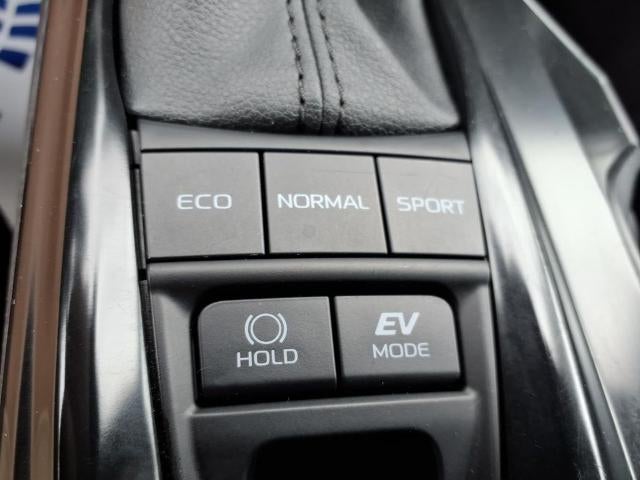 2025 Toyota Camry LE (SE)