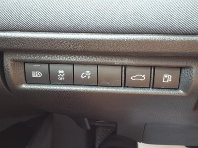 2025 Toyota Camry LE (SE)