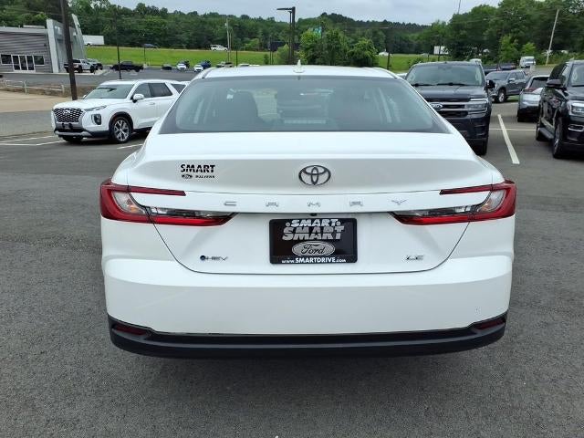 2025 Toyota Camry LE (SE)