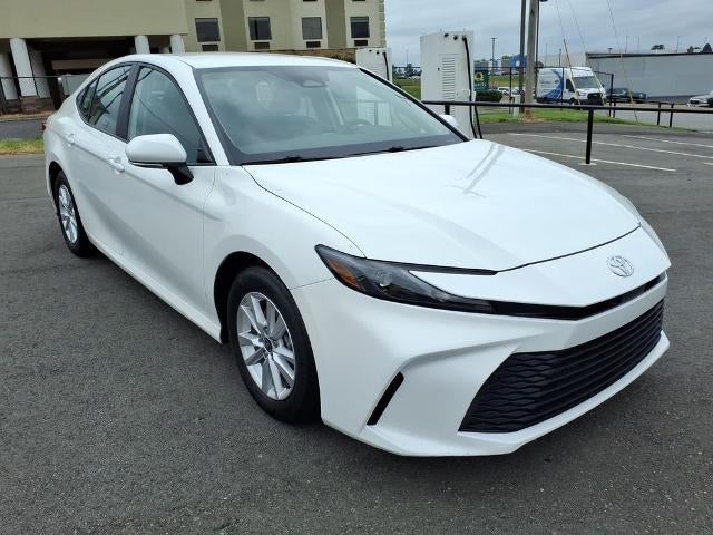 2025 Toyota Camry LE (SE)