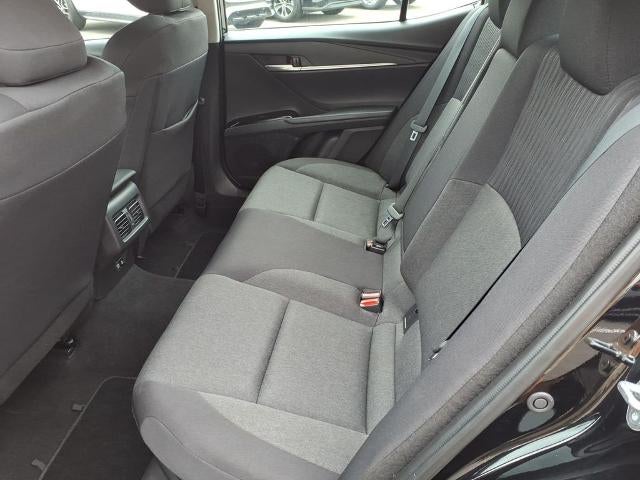 2025 Toyota Camry LE (SE)