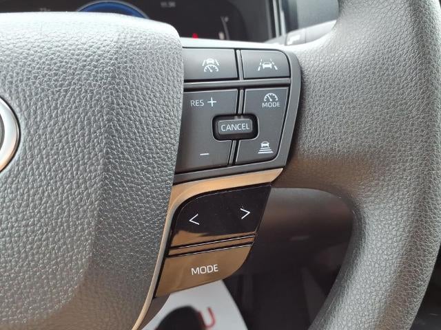 2025 Toyota Camry LE (SE)