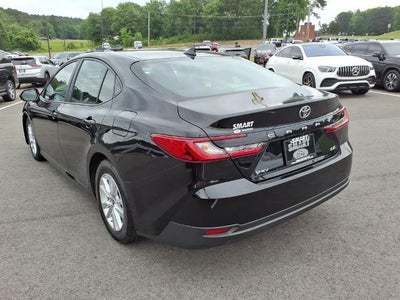 2025 Toyota Camry LE (SE)