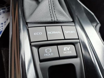 2025 Toyota Camry LE (SE)