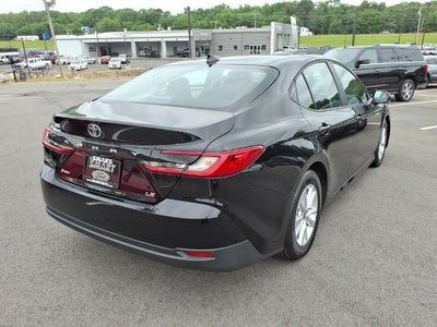 2025 Toyota Camry LE (SE)