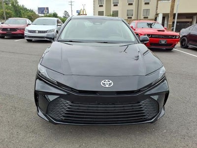 2025 Toyota Camry LE (SE)