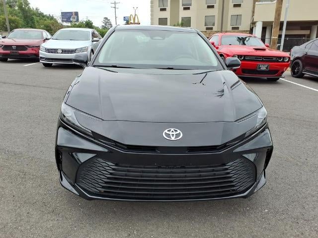 2025 Toyota Camry LE (SE)