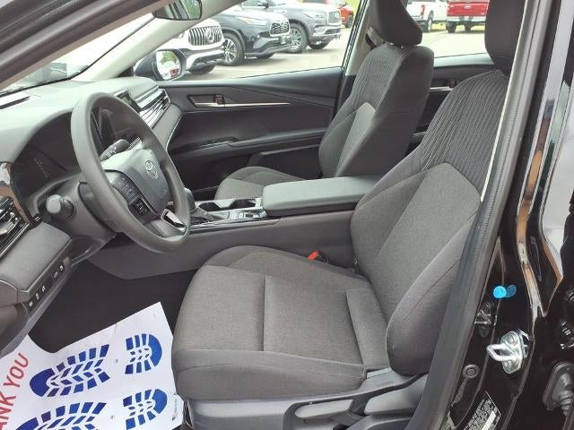 2025 Toyota Camry LE (SE)