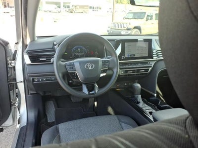 2025 Toyota Camry LE (SE)